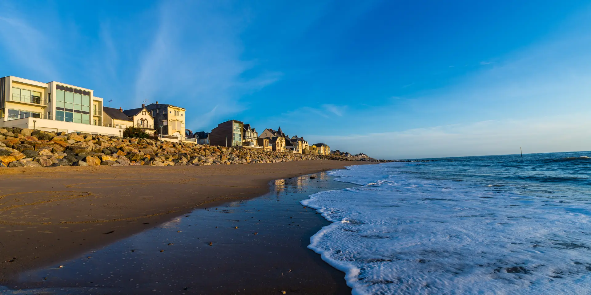 House by the beach with ocean view