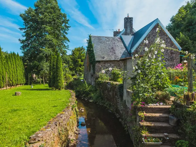 Moulin dans le quartier de la planche à Gavray sur Sienne