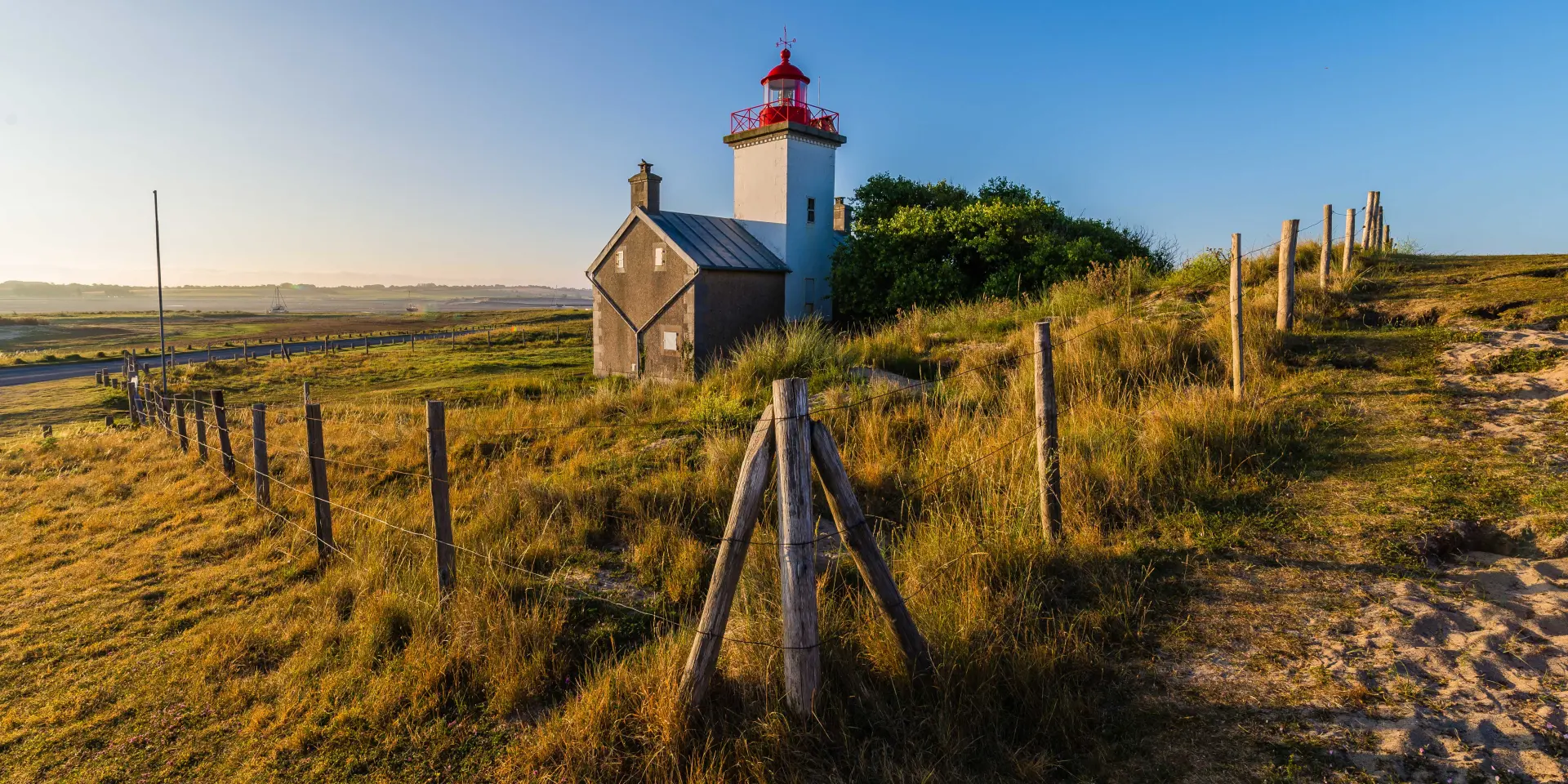 Phare de la pointe d'Agon au couchant