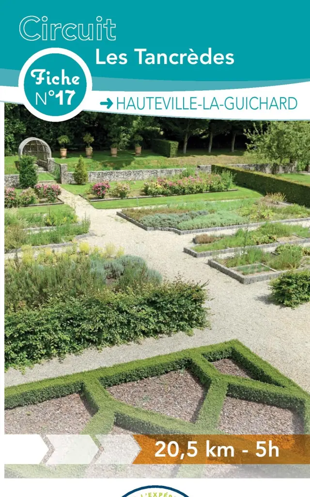 Französischer Garten mit Blumenbeeten und ordentlich geschnittenen Hecken