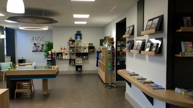 Intérieur de l'office de tourisme de Coutances