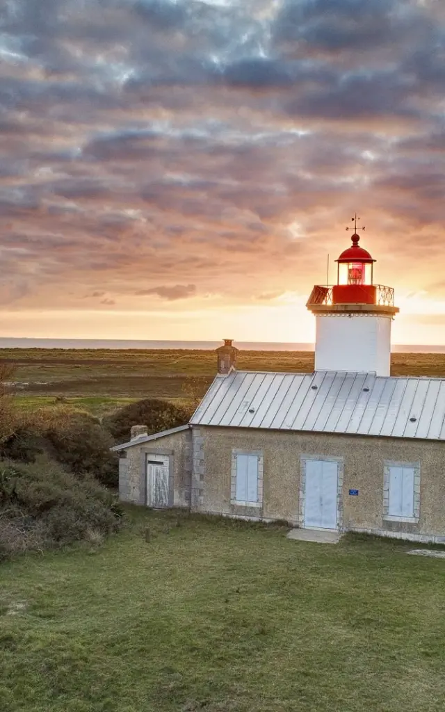 Phare de la pointe d'Agon au couchant