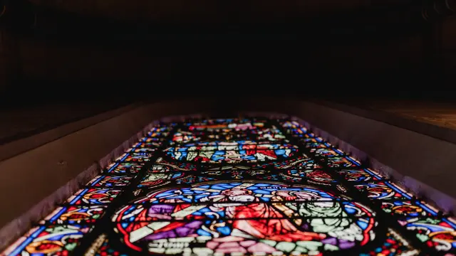 Vitrail de la cathédrale de Coutances