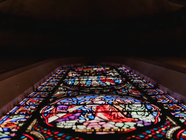 Vitrail de la cathédrale de Coutances