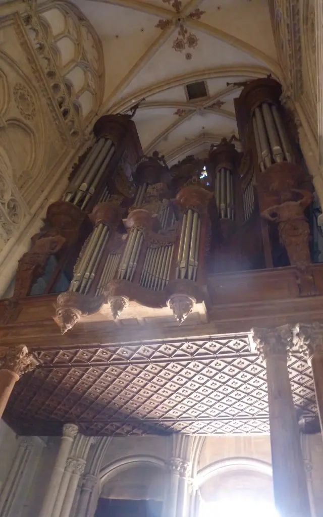 Grand orgue dans la cathédrale de Coutances