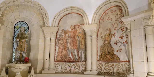 Fresques médiévales dans le choeur de l'église de Savigny