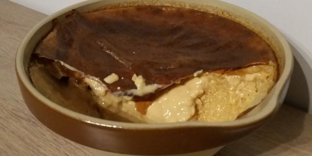 Crème Brûlée in a ceramic bowl