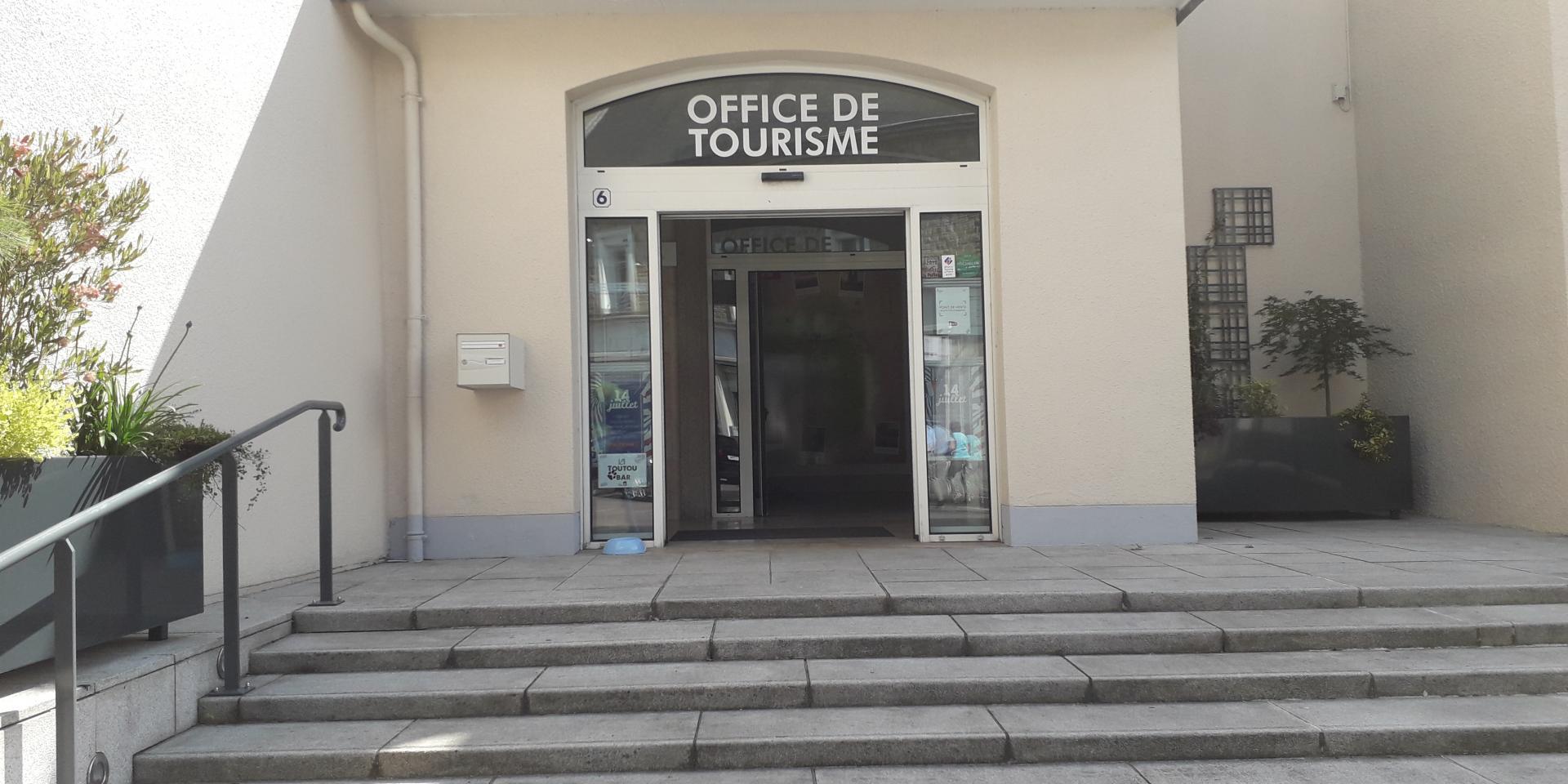 Entrée de l'office de tourisme de Coutances