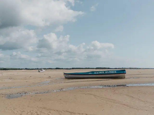 Bateaux échoués à la pointe d'Agon