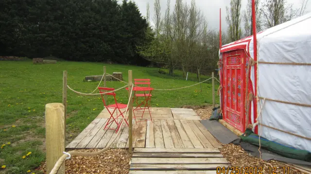 Yourte, hébergement insolite à Hauteville La Guichard