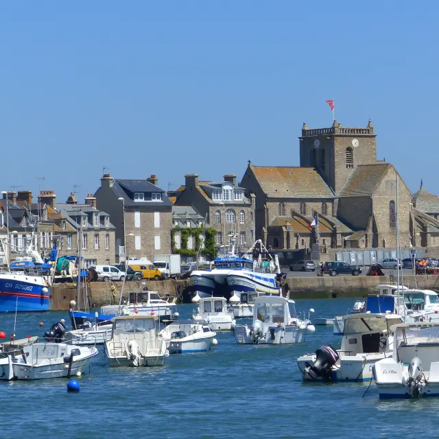 Port de Barfleur et église