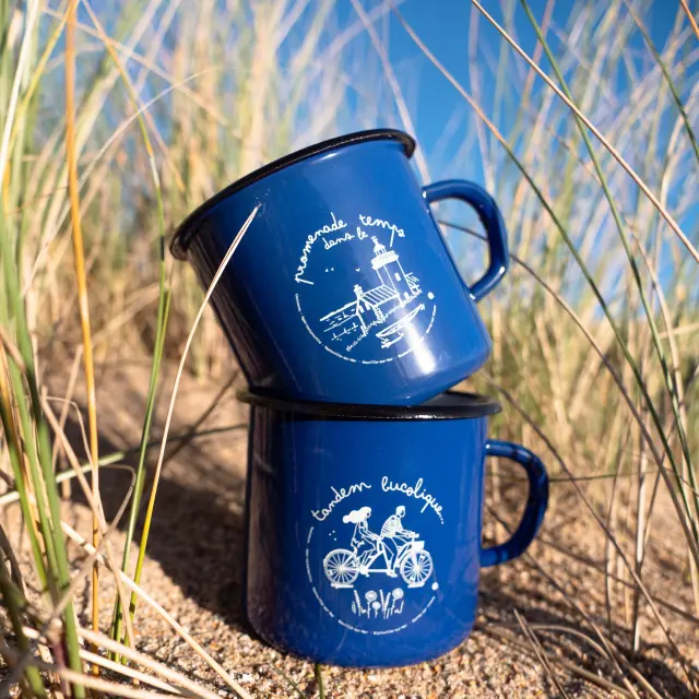 tasses émaillées - Boutique souvenirs de Coutances Tourisme