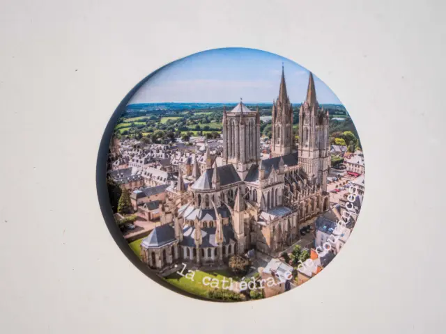 Magnet de la cathédrale de Coutances - Boutique souvenirs de Coutances Tourisme