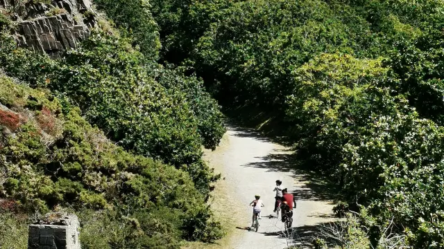 A vélo à la découverte de la vallée des peintres de Carolles