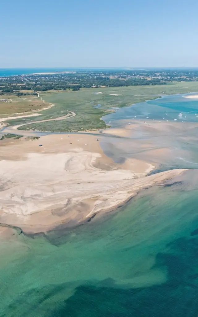 Vue aerienne du havre de Regneville et de la pointe d'Agon