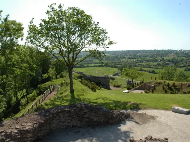 Site archéologique des ruines du château de Garvay