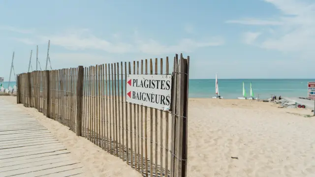 Accès à la plage de Hauteville sur Mer
