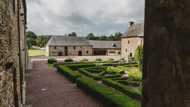 Haies et bâtiments de l'Abbaye de Hambye