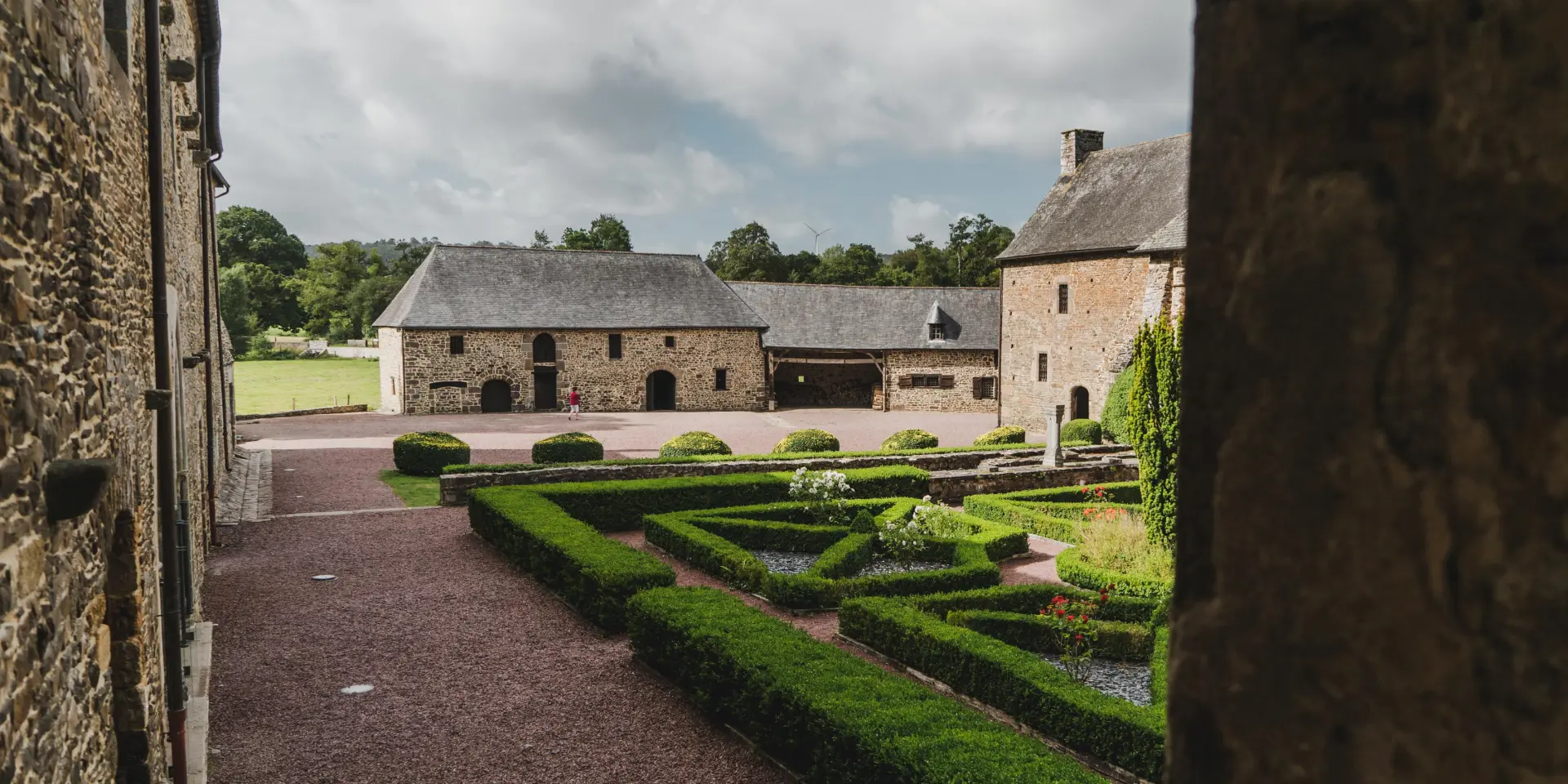 Haies et bâtiments de l'Abbaye de Hambye