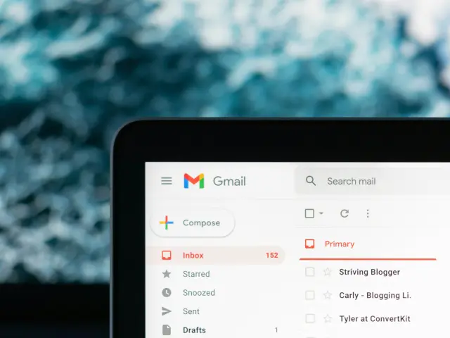 Capture d'écran de l'interface Gmail affichant la boîte de réception et les onglets principaux.
