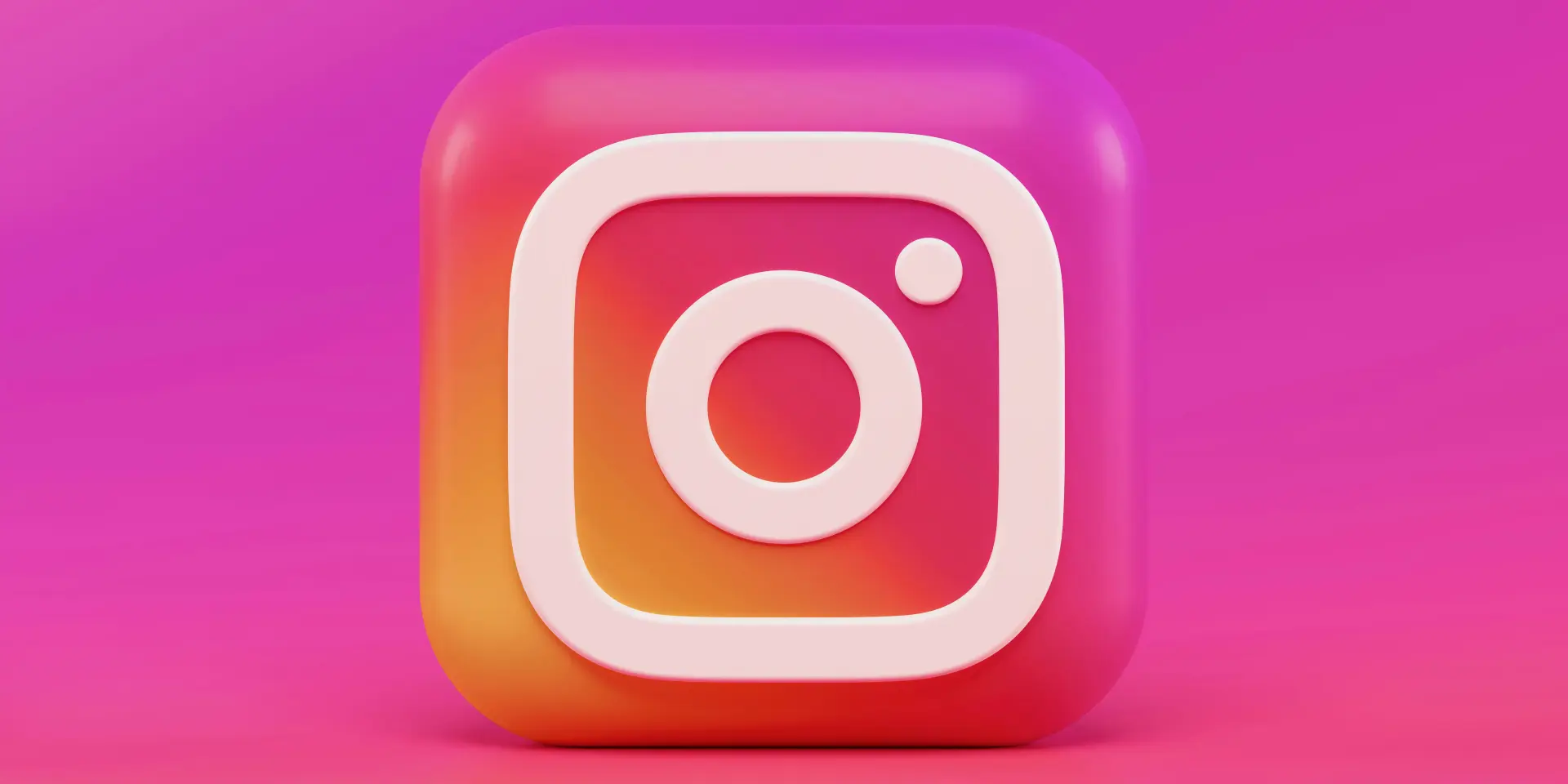 Logo Instagram en 3D sur fond dégradé rose et violet