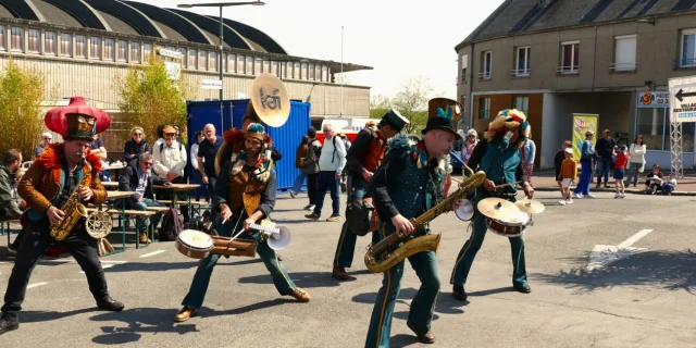 Spectacle de rue Jazz sous les Pommiers