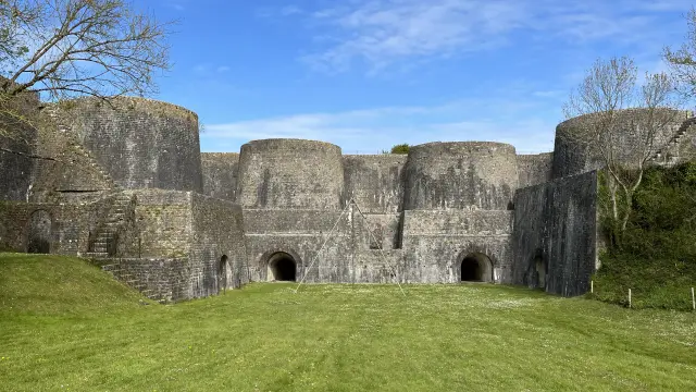 Fours à chaux de Regnéville-sur-Mer