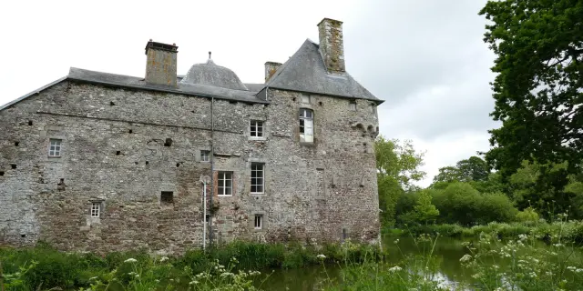 château de Chanteloup et d'un plan d'eau