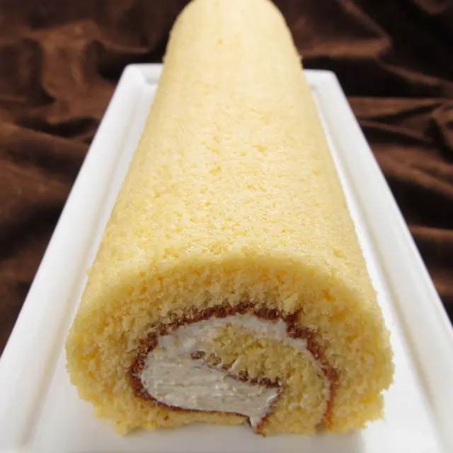 Soft cake roll with cream filling