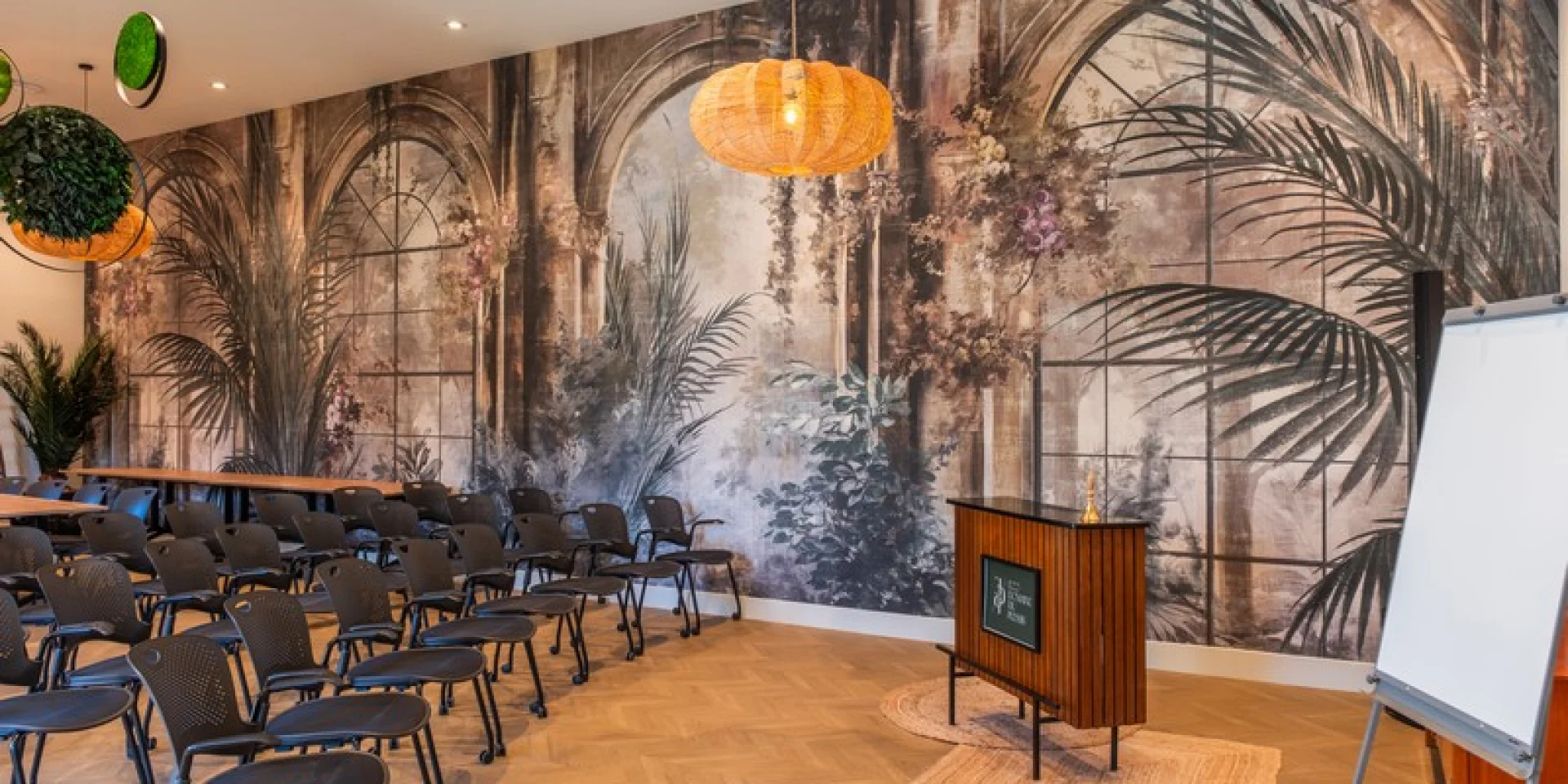 Salle de réunion à l'éco-domaine du plessis de Saussaye