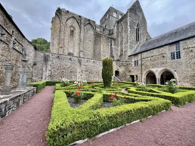 Abbaye De Hambye 1