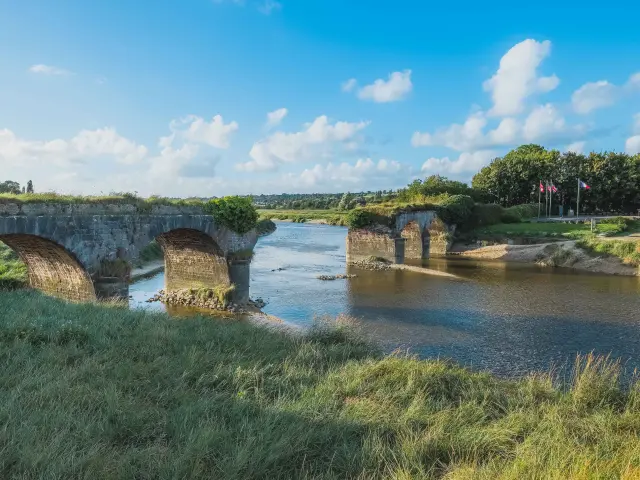 Pont De La Roque @teddy Bear Photos 1